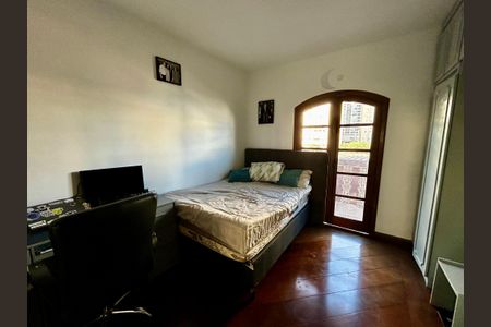 Casa à venda com 500m², 6 quartos e 3 vagas Casa à venda com 500m², 6 quartos e 3 vagasQuarto 2
