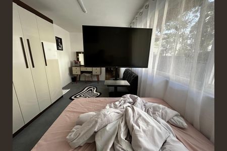 Casa à venda com 500m², 6 quartos e 3 vagas Casa à venda com 500m², 6 quartos e 3 vagasQuarto 4