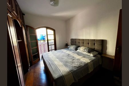 Casa à venda com 500m², 6 quartos e 3 vagas Casa à venda com 500m², 6 quartos e 3 vagasQuarto 1