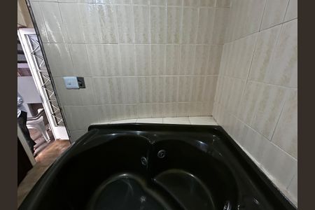 Casa à venda com 500m², 6 quartos e 3 vagas Casa à venda com 500m², 6 quartos e 3 vagasEdícula - Banheira