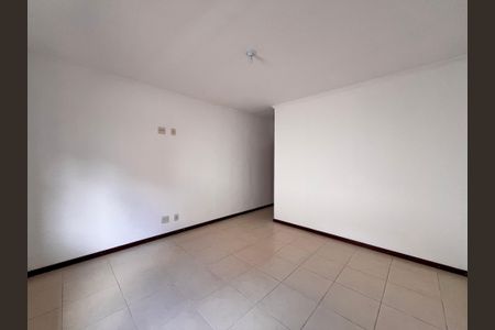 Casa para alugar com 200m², 3 quartos e 2 vagas Casa para alugar com 200m², 3 quartos e 2 vagasSuíte 3