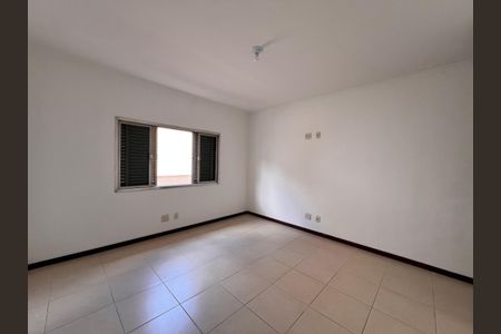 Casa para alugar com 200m², 3 quartos e 2 vagas Casa para alugar com 200m², 3 quartos e 2 vagasSuíte 3