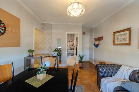 Apartamento à venda com 94m², 2 quartos e 1 vaga Apartamento à venda com 94m², 2 quartos e 1 vagaSala