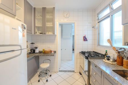 Apartamento à venda com 94m², 2 quartos e 1 vaga Apartamento à venda com 94m², 2 quartos e 1 vagaCozinha