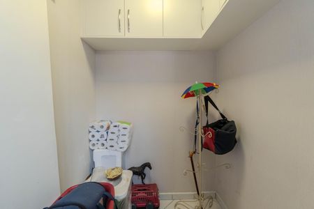Apartamento à venda com 94m², 2 quartos e 1 vaga Apartamento à venda com 94m², 2 quartos e 1 vagaQuarto de Serviço