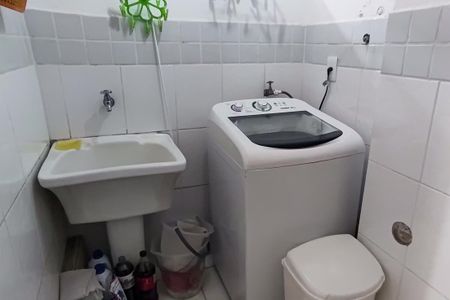 Casa de condomínio à venda com 110m², 3 quartos e 1 vagaÁrea de Serviço