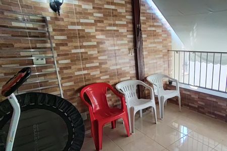 Casa de condomínio à venda com 110m², 3 quartos e 1 vagaTerraço