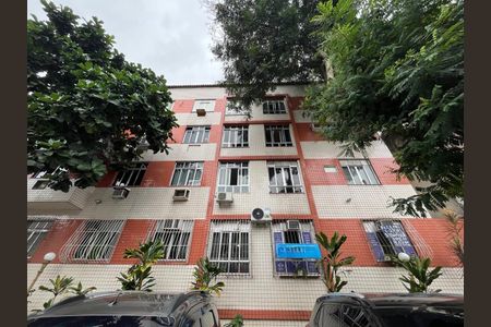 Apartamento à venda com 50m², 2 quartos e 1 vaga Apartamento à venda com 50m², 2 quartos e 1 vagaFachada