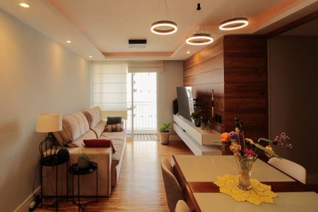 Apartamento para alugar com 66m², 2 quartos e 1 vagaSala