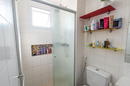 Apartamento à venda com 89m², 2 quartos e 2 vagas Apartamento à venda com 89m², 2 quartos e 2 vagasBanheiro da suíte 1