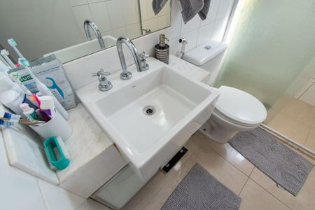 Apartamento à venda com 89m², 2 quartos e 2 vagas Apartamento à venda com 89m², 2 quartos e 2 vagasBanheiro da suíte 2