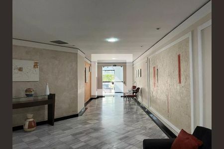 Apartamento à venda com 101m², 3 quartos e 2 vagas Apartamento à venda com 101m², 3 quartos e 2 vagasHall social