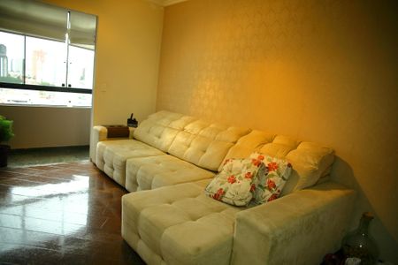 Apartamento à venda com 62m², 2 quartos e 2 vagasSala