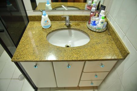 Apartamento à venda com 62m², 2 quartos e 2 vagasBanheiro Social