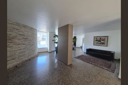 Apartamento à venda com 200m², 4 quartos e 3 vagas Apartamento à venda com 200m², 4 quartos e 3 vagasHall de Entrada