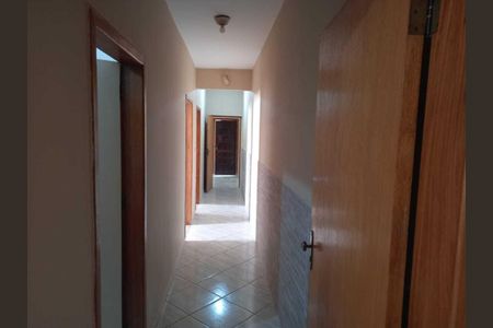 Casa à venda com 144m², 2 quartos e 2 vagas Casa à venda com 144m², 2 quartos e 2 vagasCorredor