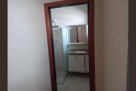 Casa à venda com 144m², 2 quartos e 2 vagas Casa à venda com 144m², 2 quartos e 2 vagasBanheiro