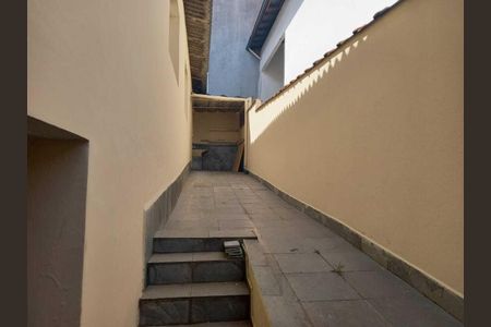 Casa à venda com 144m², 2 quartos e 2 vagas Casa à venda com 144m², 2 quartos e 2 vagasVaranda