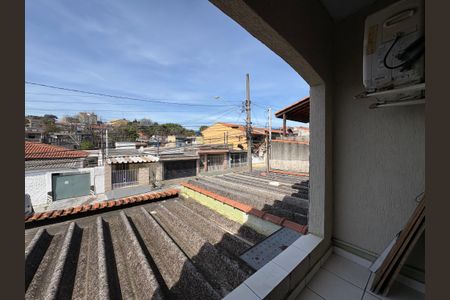 Casa à venda com 154m², 4 quartos e 2 vagas Casa à venda com 154m², 4 quartos e 2 vagasSalada do Quarto 1