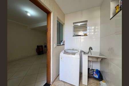 Casa à venda com 154m², 4 quartos e 2 vagas Casa à venda com 154m², 4 quartos e 2 vagasÁrea de Serviço