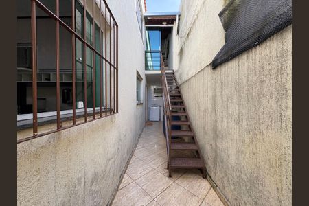 Casa à venda com 154m², 4 quartos e 2 vagas Casa à venda com 154m², 4 quartos e 2 vagasCorredor