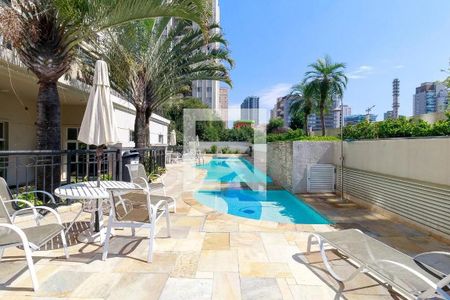 Apartamento à venda com 110m², 3 quartos e 2 vagas Apartamento à venda com 110m², 3 quartos e 2 vagasÁrea comum - Piscina