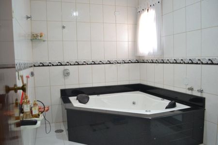 Casa para alugar com 380m², 3 quartos e 6 vagas