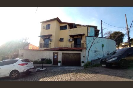 Casa à venda com 135m², 3 quartos e 1 vagaFachada