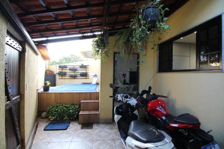 Casa à venda com 135m², 3 quartos e 1 vagaFrente