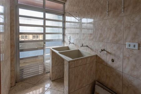 Casa à venda com 280m², 3 quartos e 8 vagas Casa à venda com 280m², 3 quartos e 8 vagasÁrea de serviço