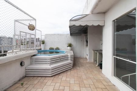 Apartamento para alugar com 150m², 1 quarto e 1 vagaPiscina