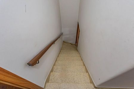 Casa à venda com 117m², 2 quartos e 1 vagaEscada