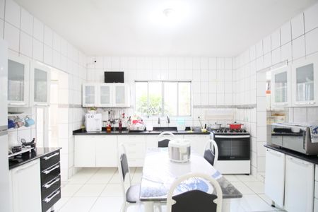 Casa à venda com 270m², 5 quartos e 3 vagasCozinha
