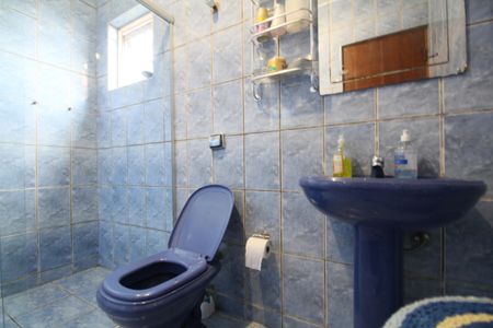 Casa à venda com 270m², 5 quartos e 3 vagasBanheiro 1