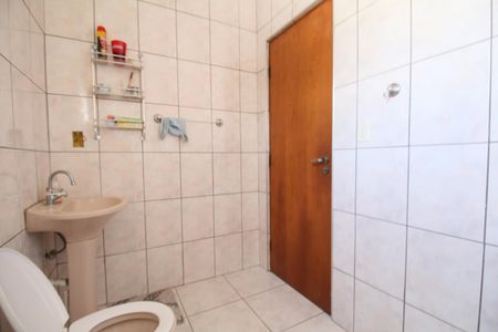 Casa à venda com 270m², 5 quartos e 3 vagasBanheiro 2
