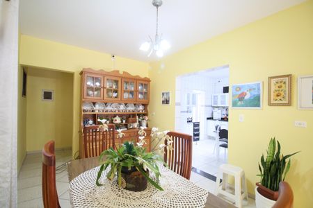 Casa à venda com 270m², 5 quartos e 3 vagasSala