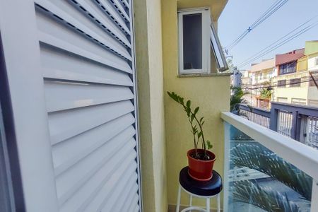 Apartamento à venda com 47m², 2 quartos e 1 vaga Apartamento à venda com 47m², 2 quartos e 1 vagaVaranda