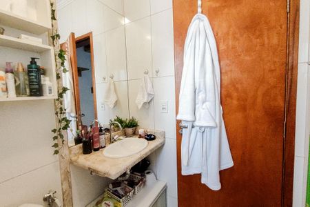 Apartamento à venda com 47m², 2 quartos e 1 vaga Apartamento à venda com 47m², 2 quartos e 1 vagaBanheiro