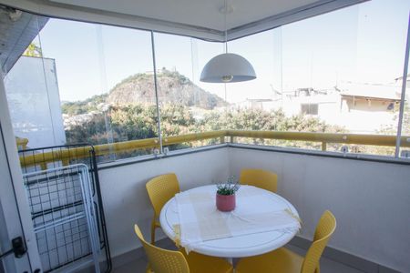 Apartamento à venda com 86m², 3 quartos e 1 vaga Apartamento à venda com 86m², 3 quartos e 1 vagaVaranda da Sala