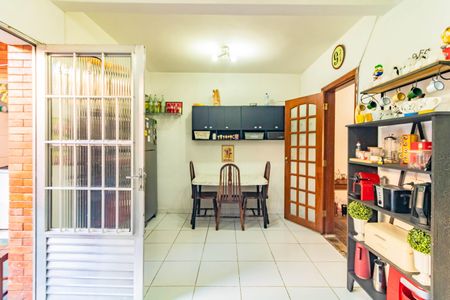 Casa à venda com 120m², 3 quartos e 2 vagas Casa à venda com 120m², 3 quartos e 2 vagasCozinha