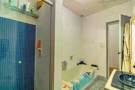 Casa à venda com 120m², 3 quartos e 2 vagas Casa à venda com 120m², 3 quartos e 2 vagasBanheiro