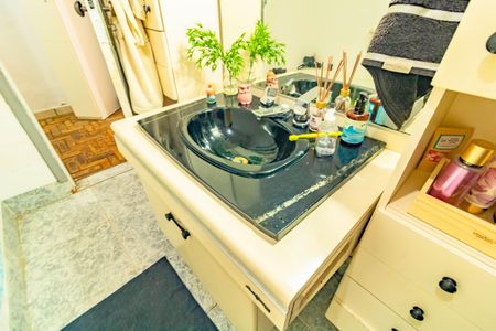 Casa à venda com 120m², 3 quartos e 2 vagas Casa à venda com 120m², 3 quartos e 2 vagasBanheiro