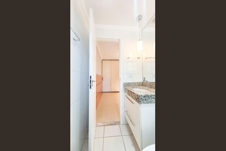 Casa de condomínio à venda com 80m², 3 quartos e 2 vagas Casa de condomínio à venda com 80m², 3 quartos e 2 vagasBanheiro Suite