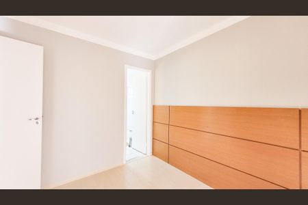 Casa de condomínio à venda com 80m², 3 quartos e 2 vagas Casa de condomínio à venda com 80m², 3 quartos e 2 vagasSuite