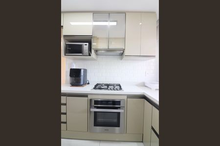 Apartamento à venda com 78m², 2 quartos e 2 vagasCozinha e Área de Serviço