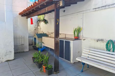 Casa à venda com 168m², 3 quartos e sem vaga Casa à venda com 168m², 3 quartos e sem vagaQuintal