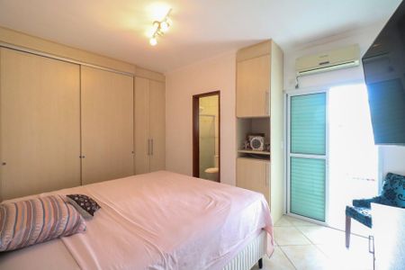 Apartamento à venda com 166m², 3 quartos e 2 vagas Apartamento à venda com 166m², 3 quartos e 2 vagasSuíte