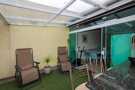 Apartamento à venda com 166m², 3 quartos e 2 vagas Apartamento à venda com 166m², 3 quartos e 2 vagasCobertura e Área Gourmet