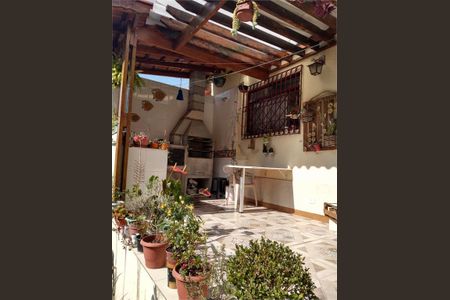 Casa à venda com 130m², 3 quartos e 4 vagas