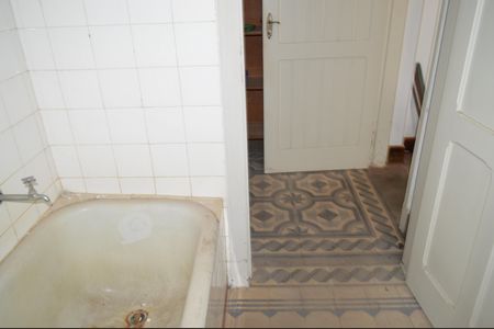 Casa para alugar com 360m², 3 quartos e 2 vagasBanheiro Social